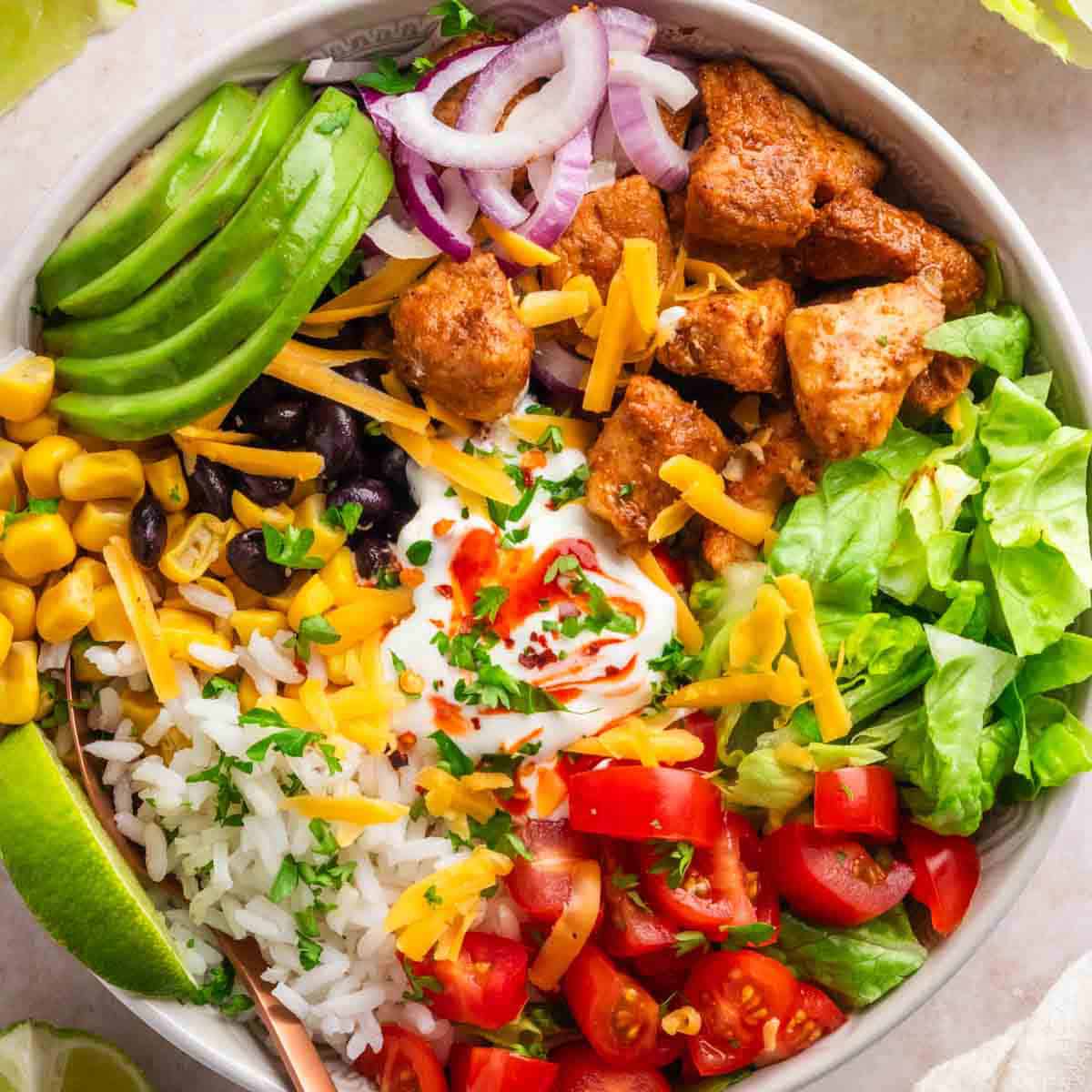 Healthy & Customizable Chicken Burrito Bowls for Quick Meals